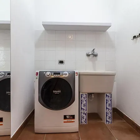 Exclusive Roth * Sassari