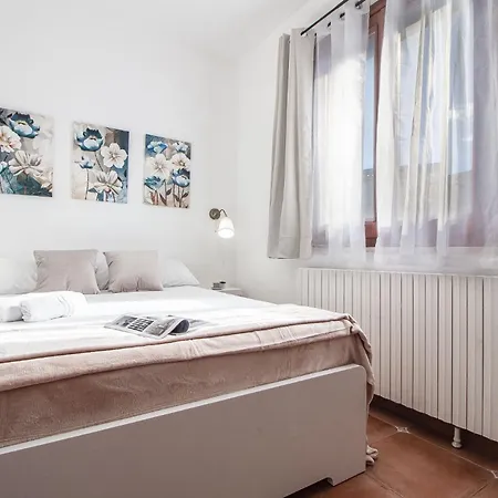 Exclusive Roth Apartment *