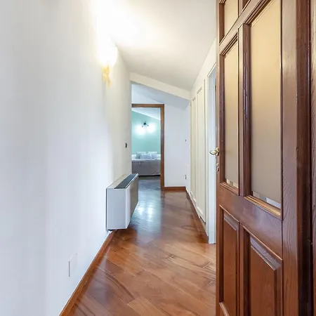 Exclusive Roth Sassari