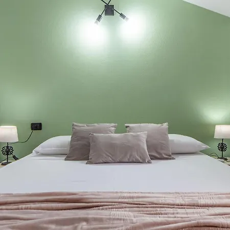 Exclusive Roth * Sassari