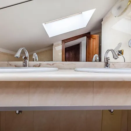 Exclusive Roth Apartmán Sassari