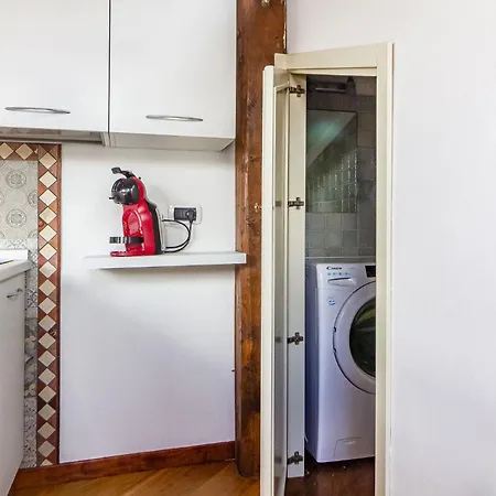 Exclusive Roth Sassari