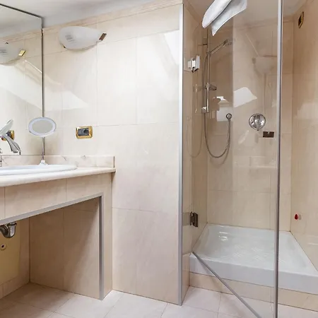 Exclusive Roth Apartment