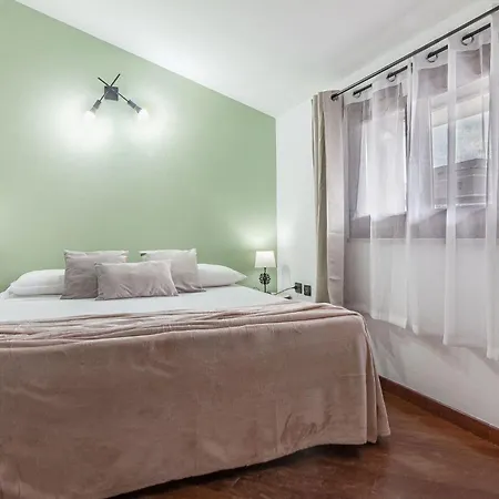 Exclusive Roth Apartment *