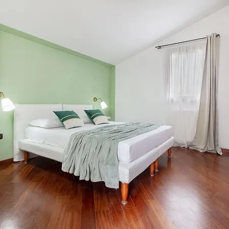 Exclusive Roth Apartment *