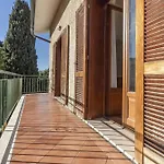 Exclusive Roth ساساري